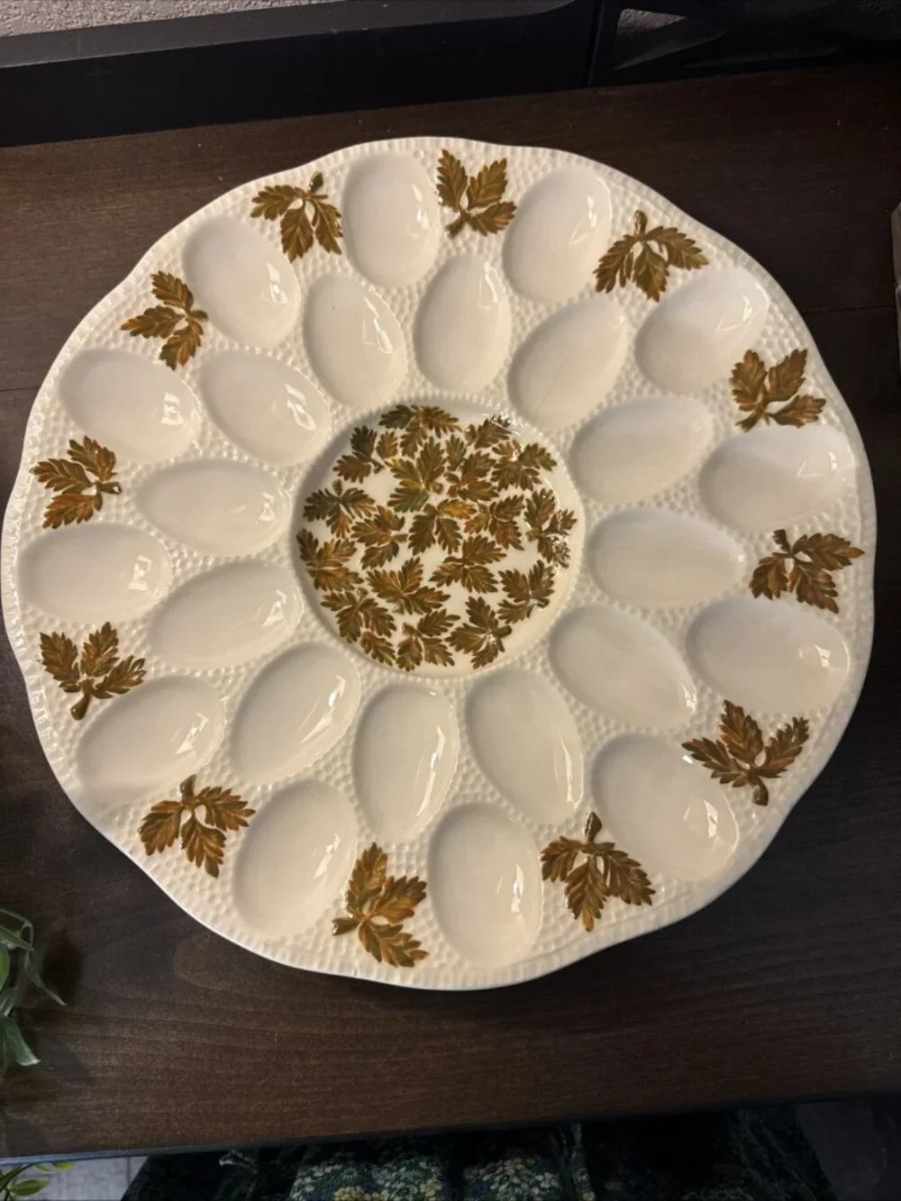 Vintage Thanksgiving Autumn Leaf Deviled Egg Platter Holds 24 eggs 13